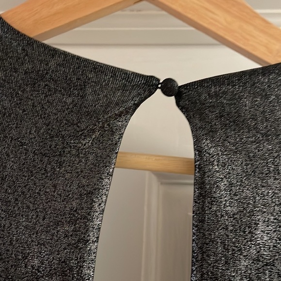 Express Women’s Metallic Flutter Sleeve Top NWOT - Picture 7 of 9